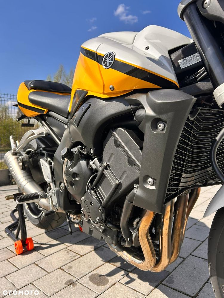 Yamaha FZ - 8