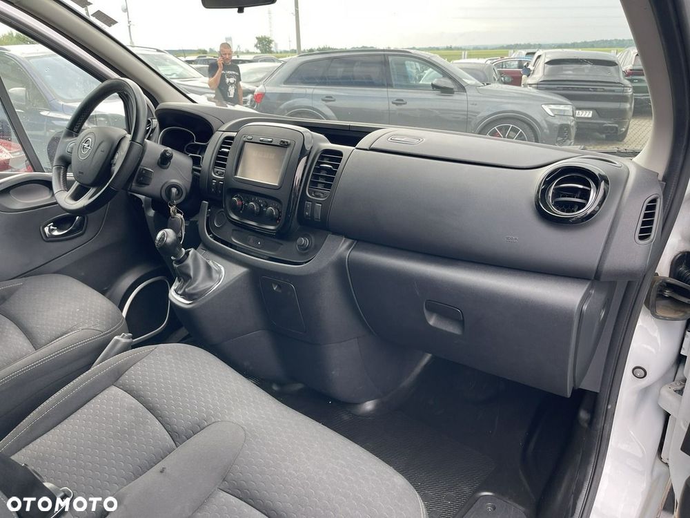 Opel Vivaro - 10