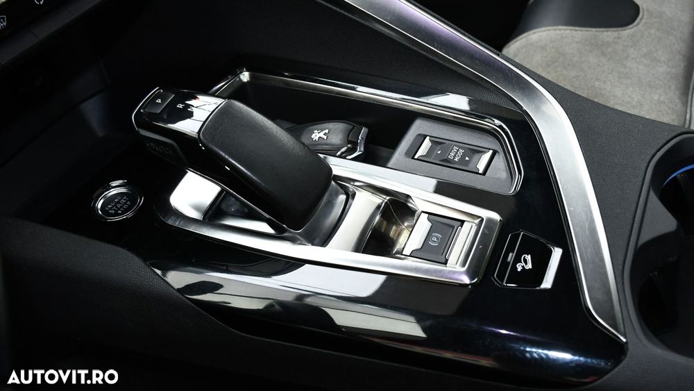 Peugeot 3008 PHEV 300 EAT8 4X4 GT - 15