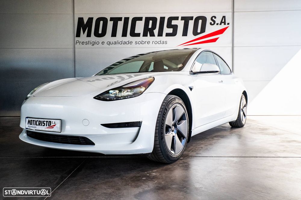 Tesla Model 3 - 4