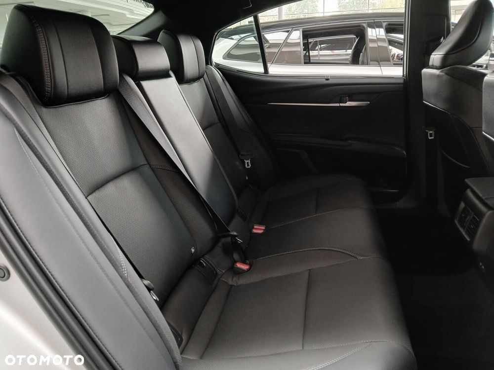 Toyota Camry - 14