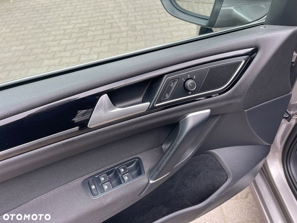 Volkswagen Golf Sportsvan VII SV 1.4 TSI BMT Highline - 18