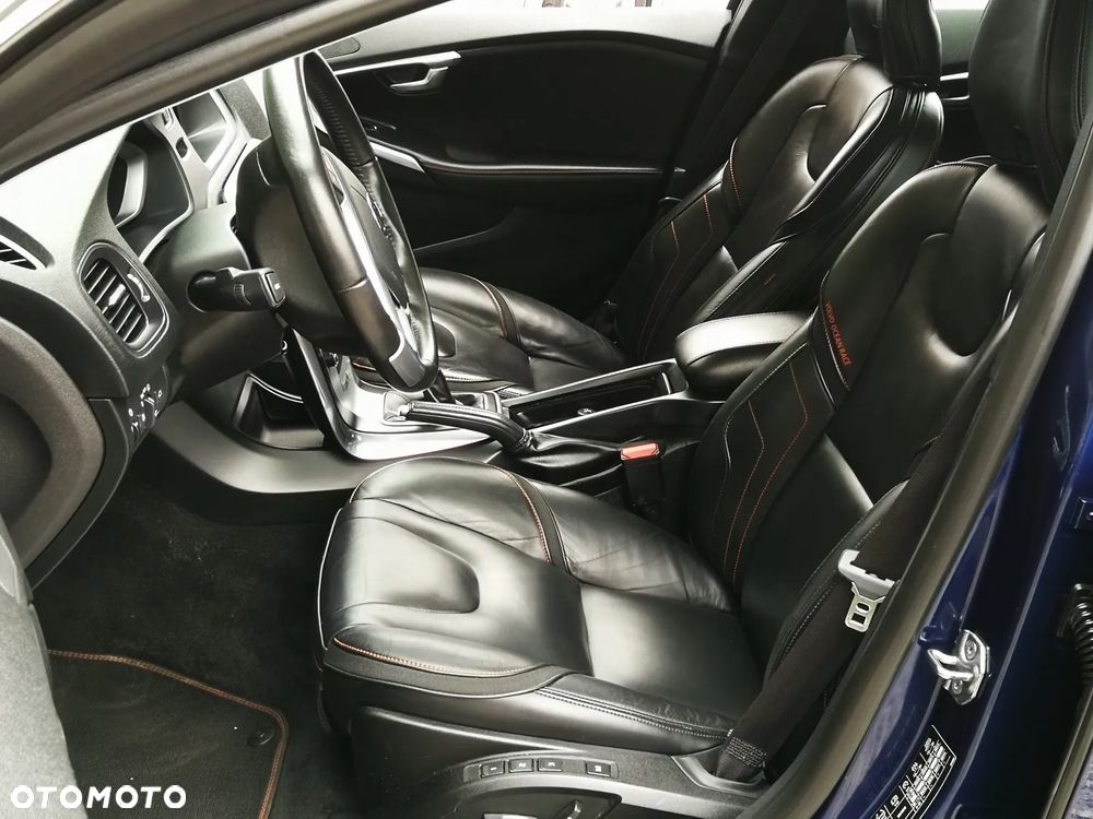 Volvo V40 D4 Ocean Race - 6