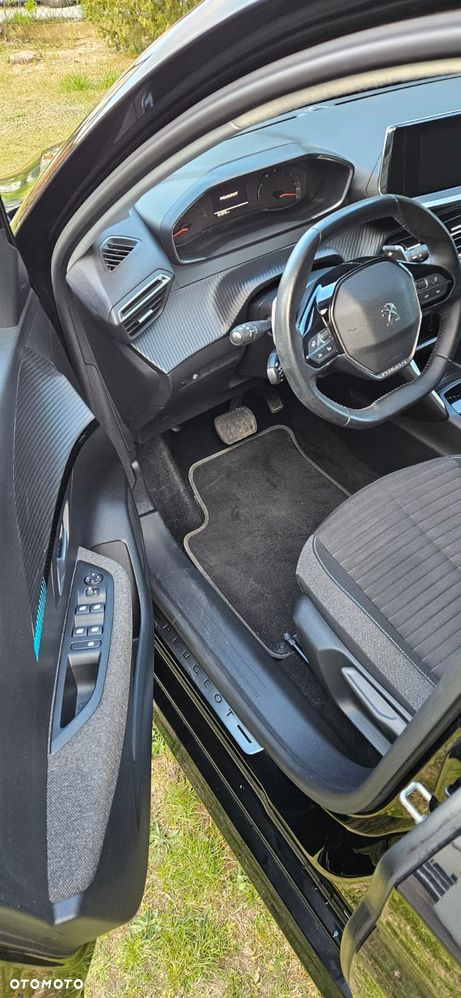 Peugeot 208 - 14