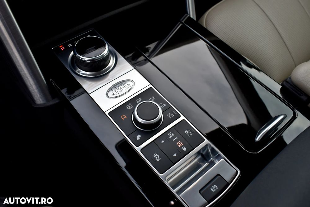 Land Rover Discovery 3.0 L SD6 HSE Luxury - 31