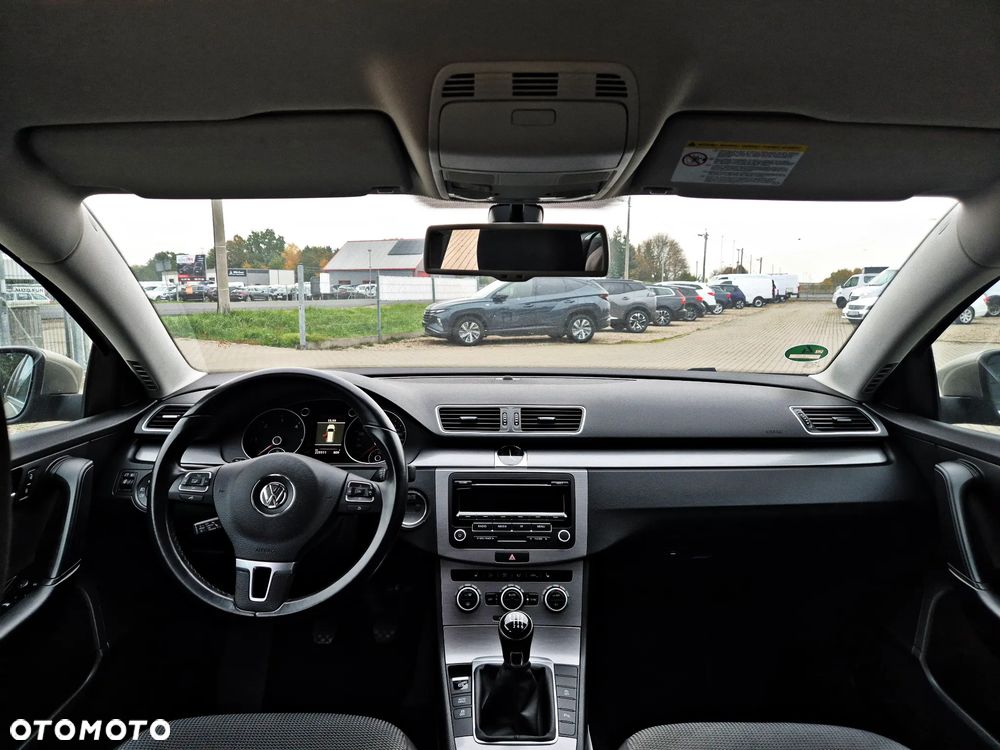 Volkswagen Passat 2.0 Blue TDI SCR Comfortline - 13