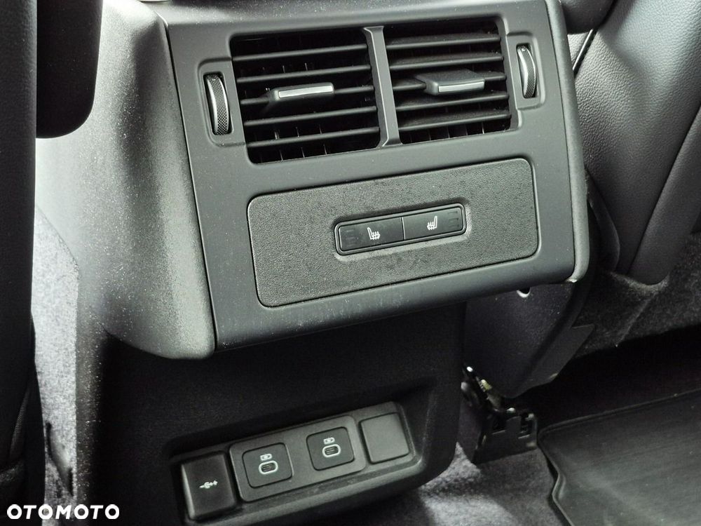 Land Rover Discovery 3.0 D250 mHEV S - 28