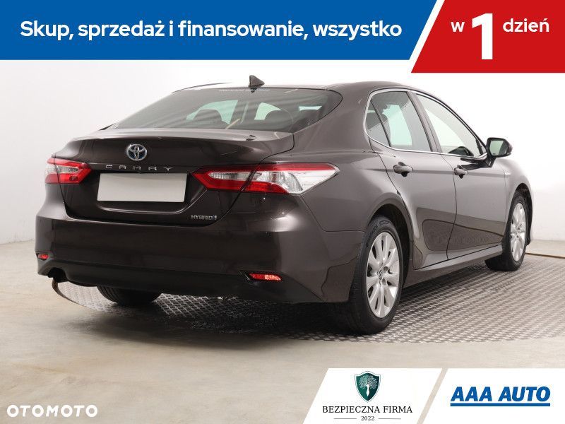 Toyota Camry - 7