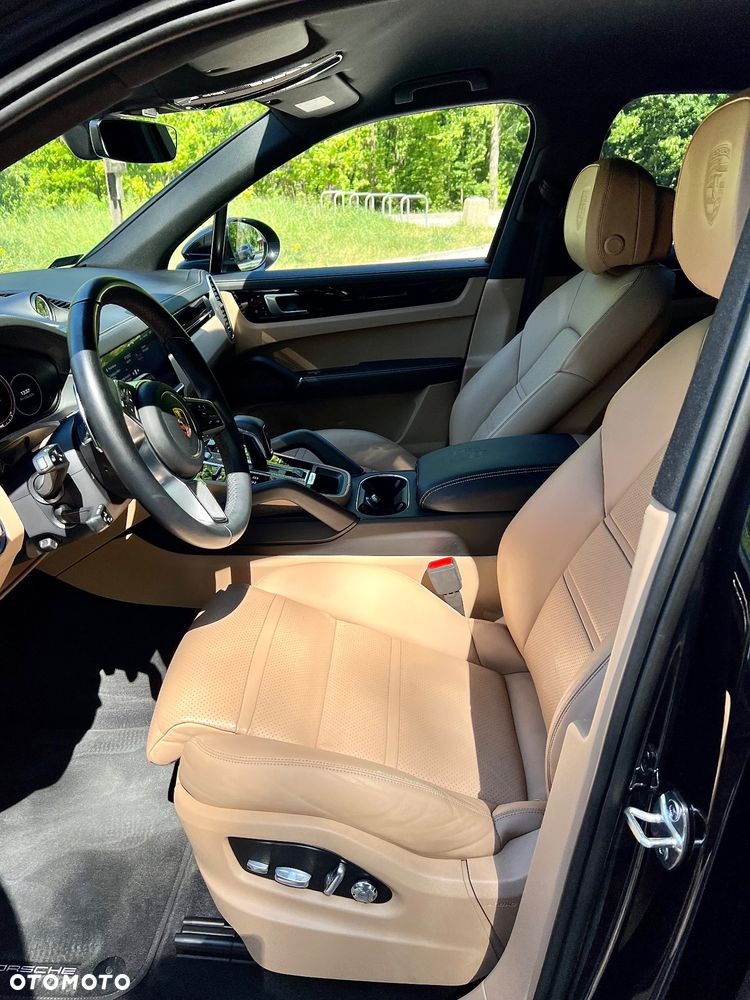 Porsche Cayenne - 8