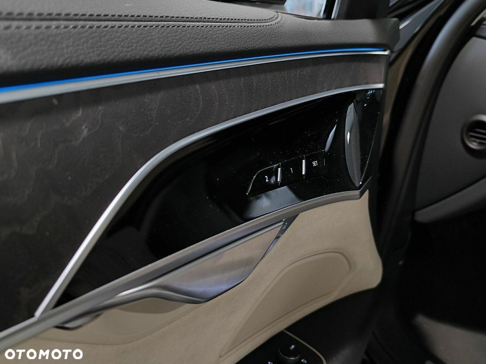 Audi A8 - 16