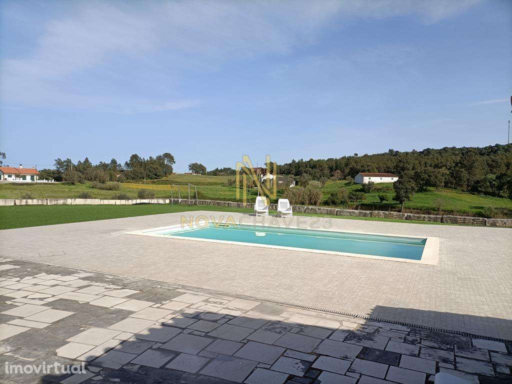 Moradia T6 - Alcanede, Santarém com licença para ALOJAMENTO LOCAL - Grande imagem: 2/39