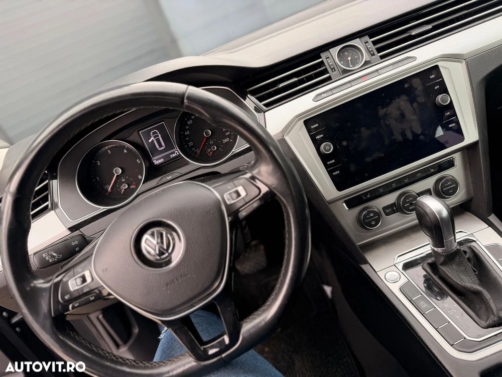 Volkswagen Passat 2.0 TDI DSG Comfortline - 6
