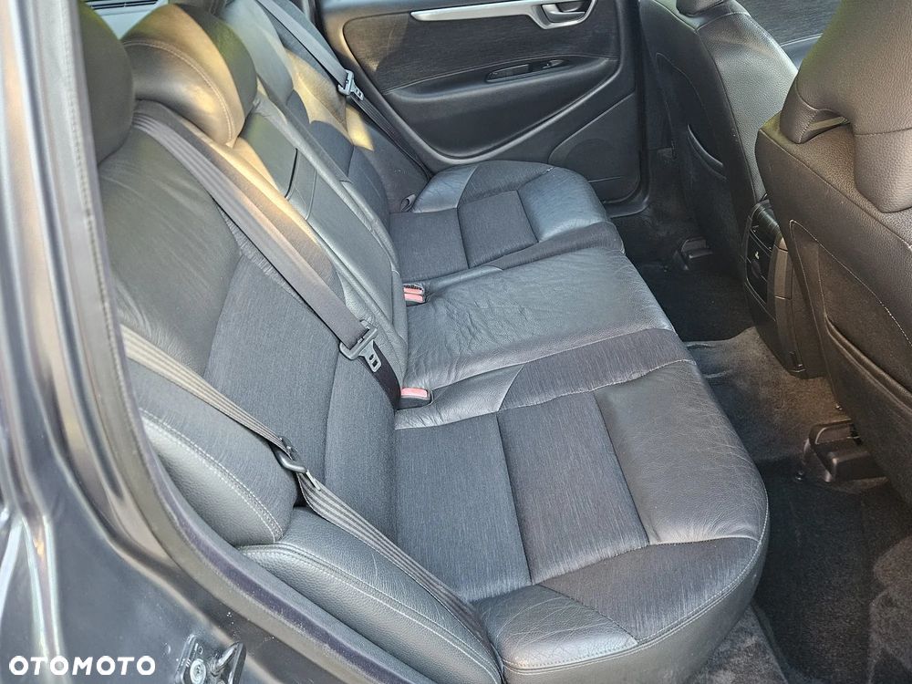 Volvo V70 2.4 Optima - 29