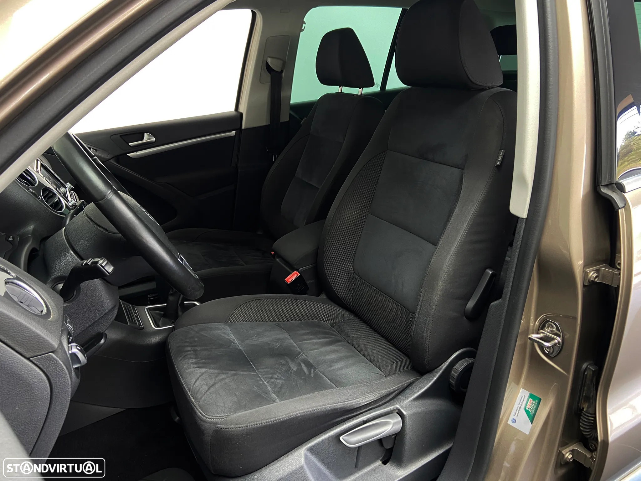 VW Tiguan 2.0 TDi Sport BlueMotion - 9