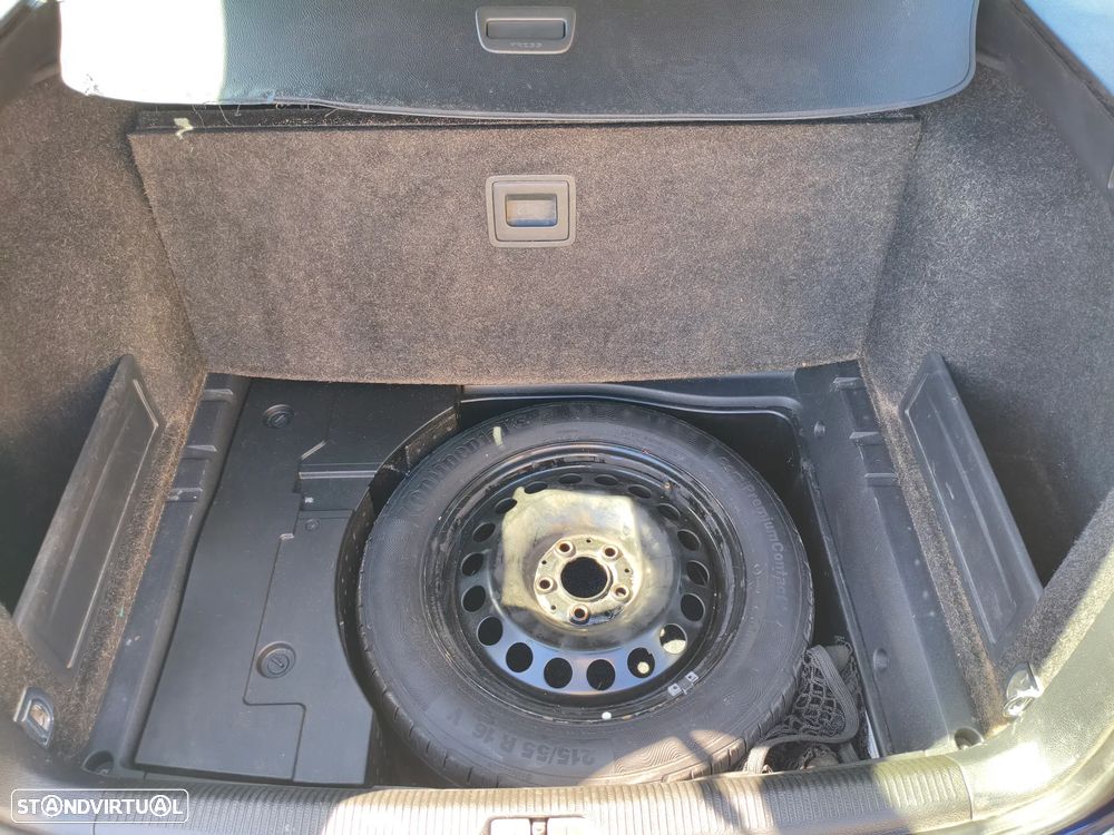 VW Passat Variant 2.0 TDI Con.Navi.DSG - 6