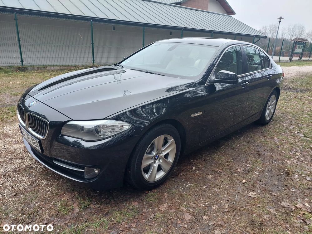 BMW Seria 5 528i Sport-Aut - 4