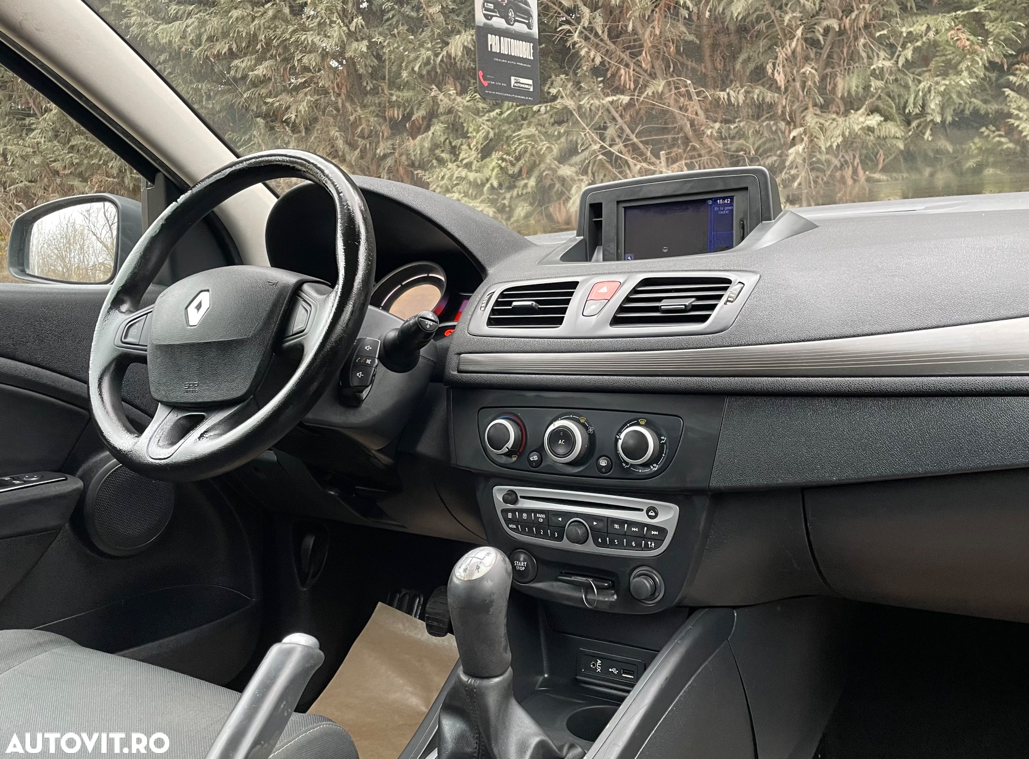 Renault Megane ENERGY dCi 110 Start & Stop LIMITED - 25