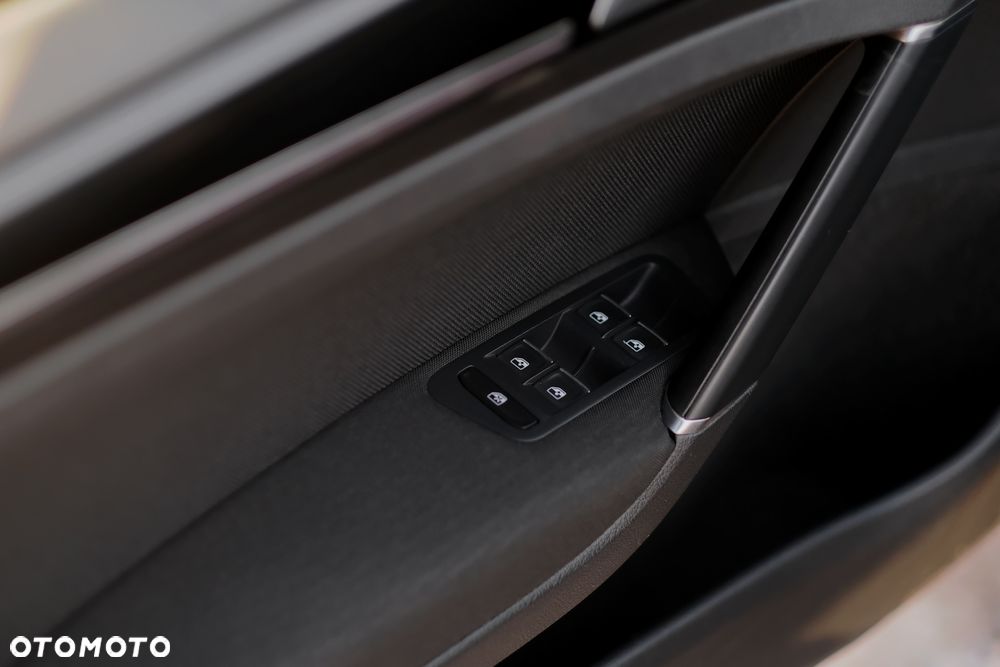 Volkswagen Golf GTI Performance BlueMotion Technology DSG - 22