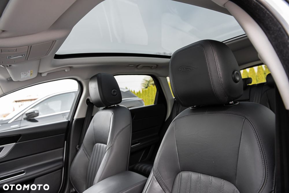 Jaguar XF - 19