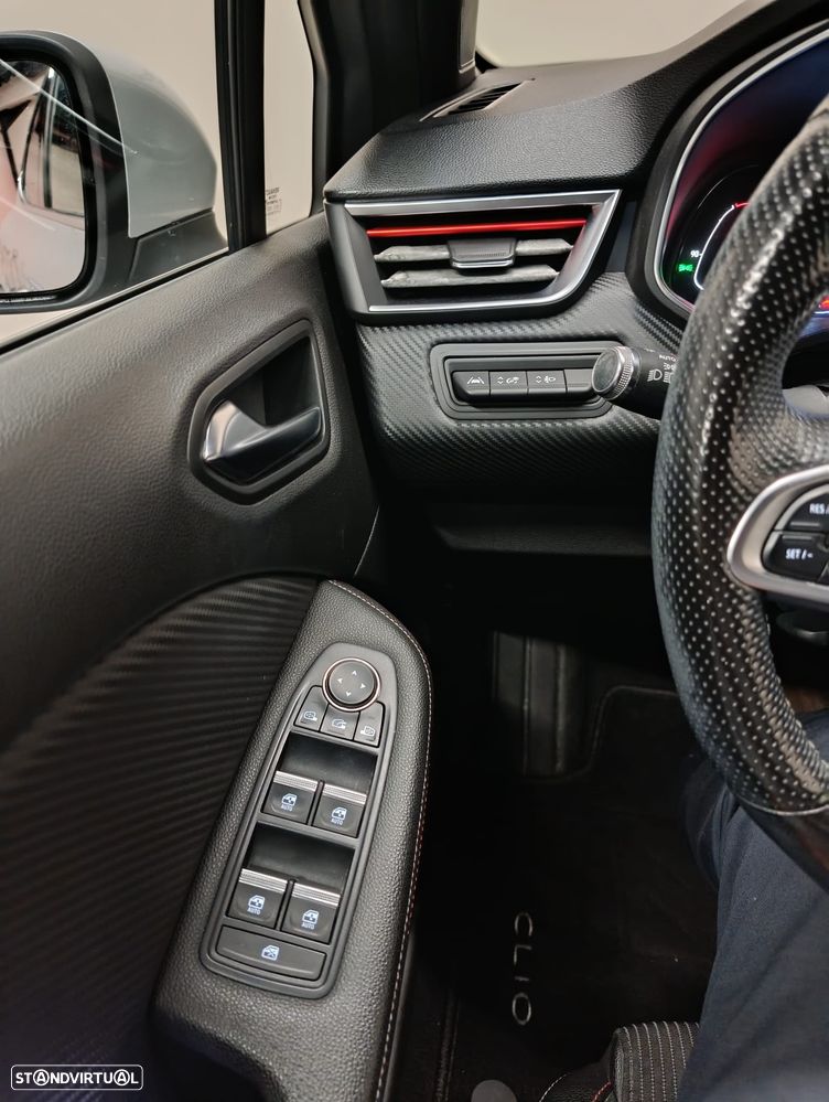 Renault Clio 1.0 TCe RS Line CVT - 30