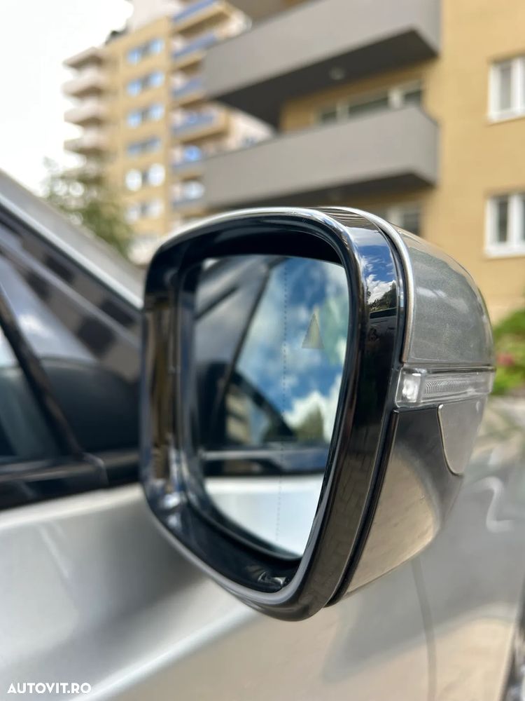 BMW Seria 7 745e - 39