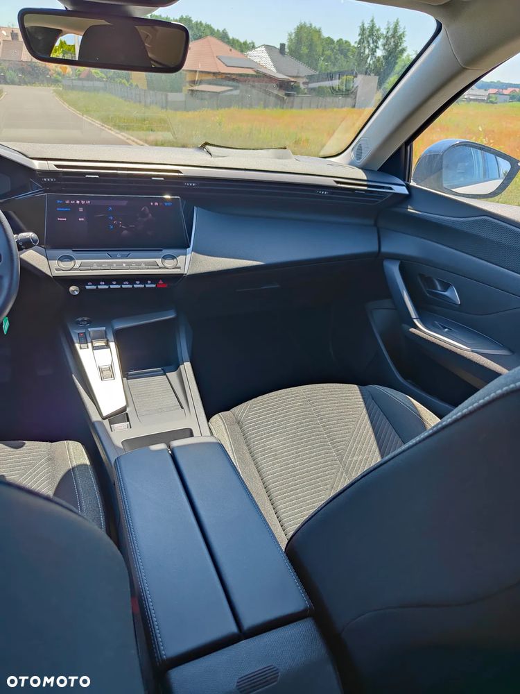 Peugeot 308 - 8