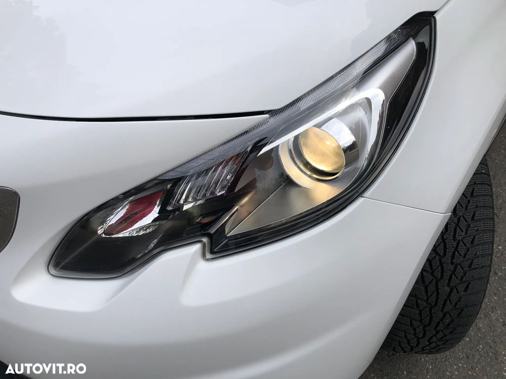 Peugeot 2008 - 12