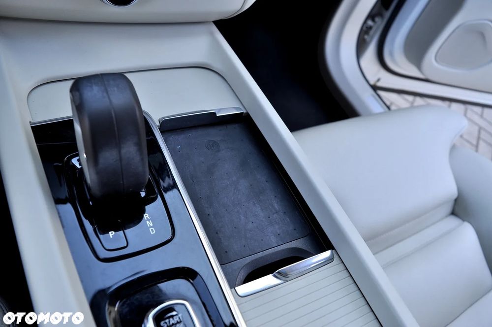 Volvo XC 60 T6 AWD Recharge Geartronic Inscription - 33
