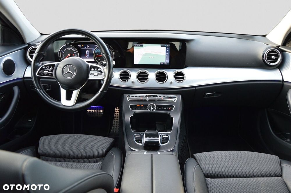 Mercedes-Benz Klasa E 220 d 4-Matic Business Edition 9G-TRONIC - 19