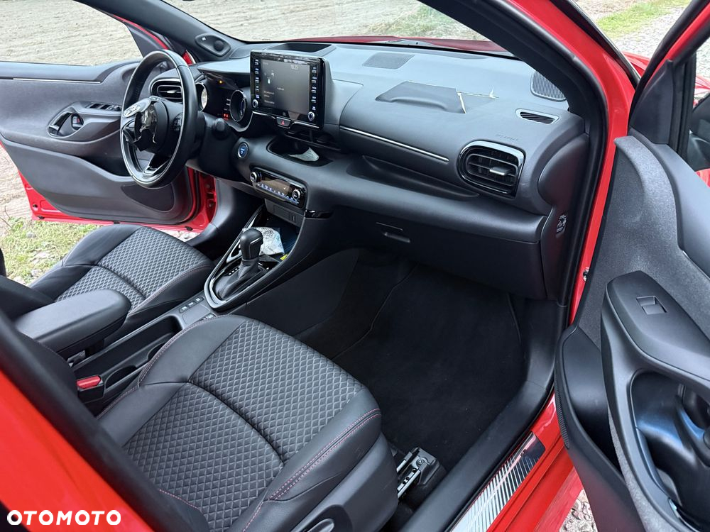 Toyota Yaris Hybrid 100 Premium - 33
