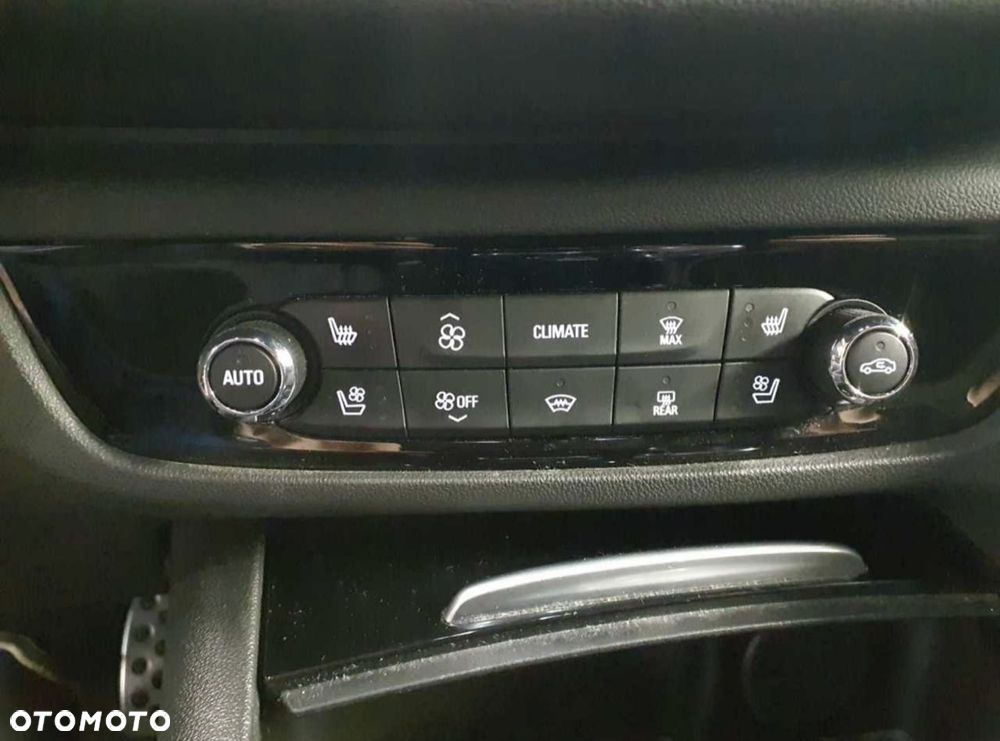 Opel Insignia 2.0 T 4x4 GSi + S&S - 12