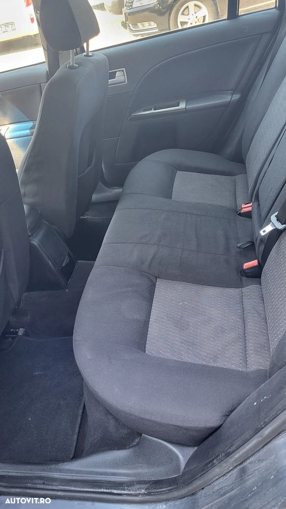 Ford Mondeo - 8