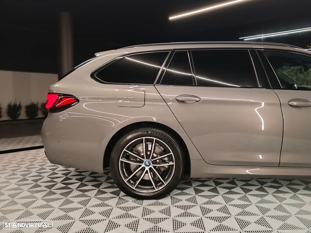BMW 530 e Pack Desportivo M - 11