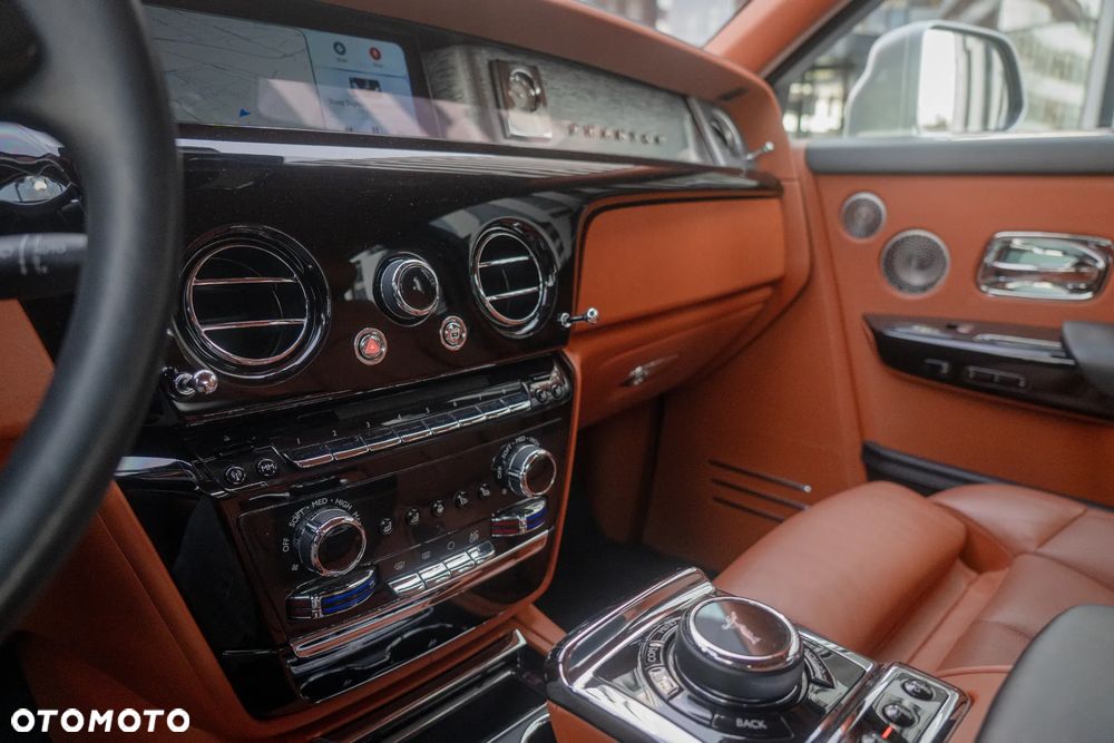 Rolls-Royce Phantom Standard - 16