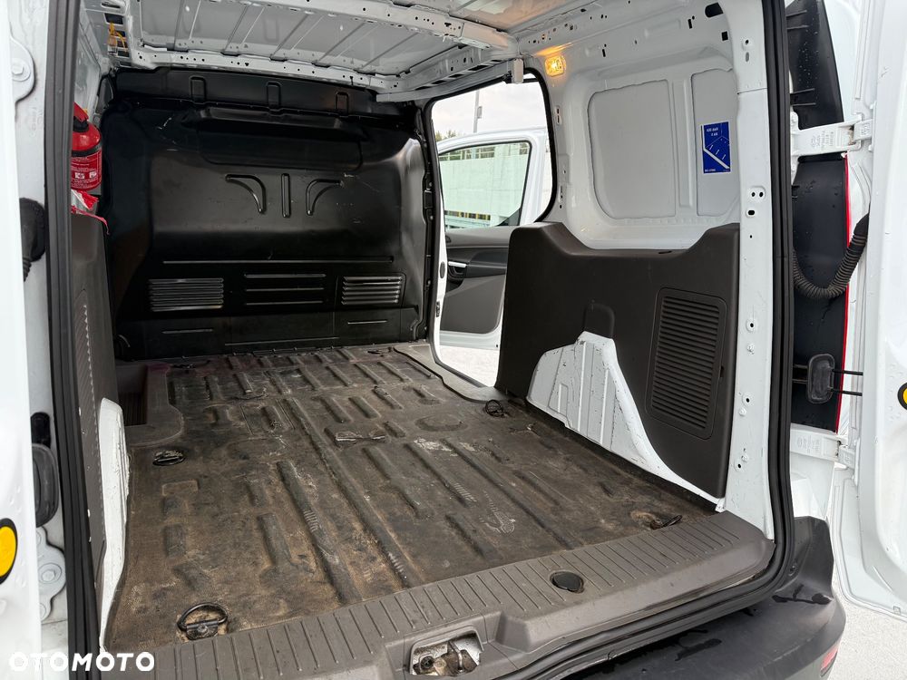 Ford Transit Connect L2 - 19