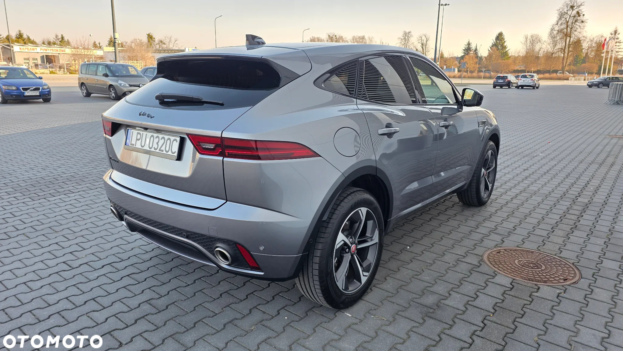 Jaguar E-Pace P250 AWD R-Dynamic Black - 5