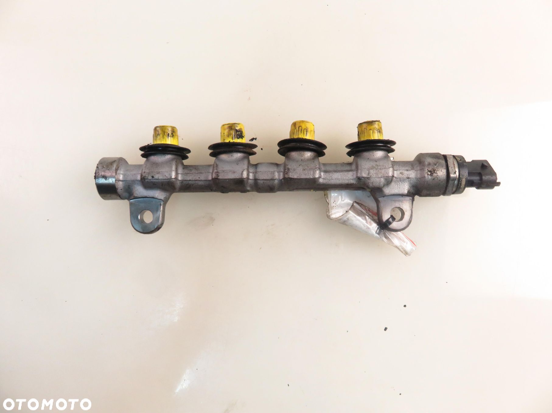 LISTWA WTRYSKOWA INFINITI M 30d  0445216032 8201004395A 8200880547 V9X - 1