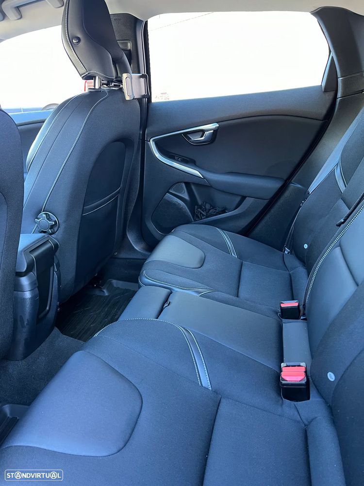 Volvo V40 D2 Momentum - 7