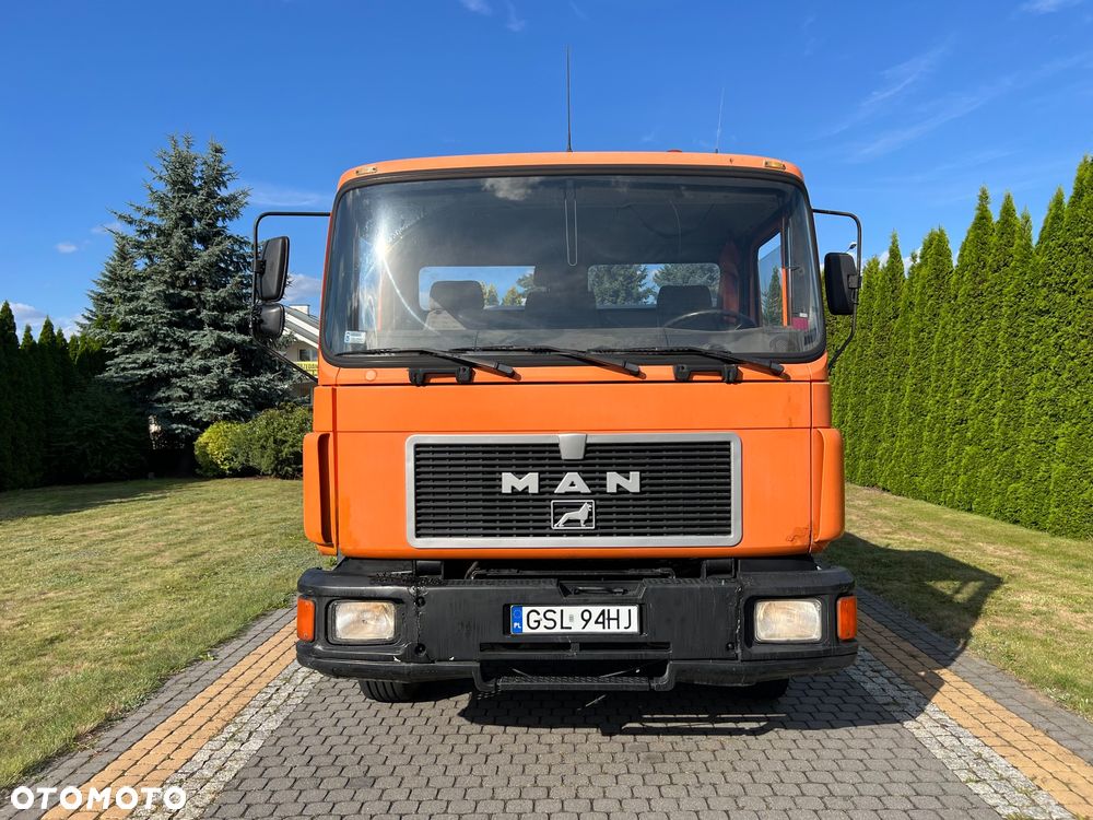 MAN 18.232 F 90 - 9