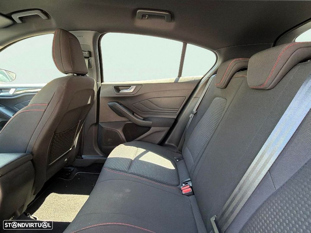 Ford Focus 1.5 TDCi ECOBlue ST-Line - 18