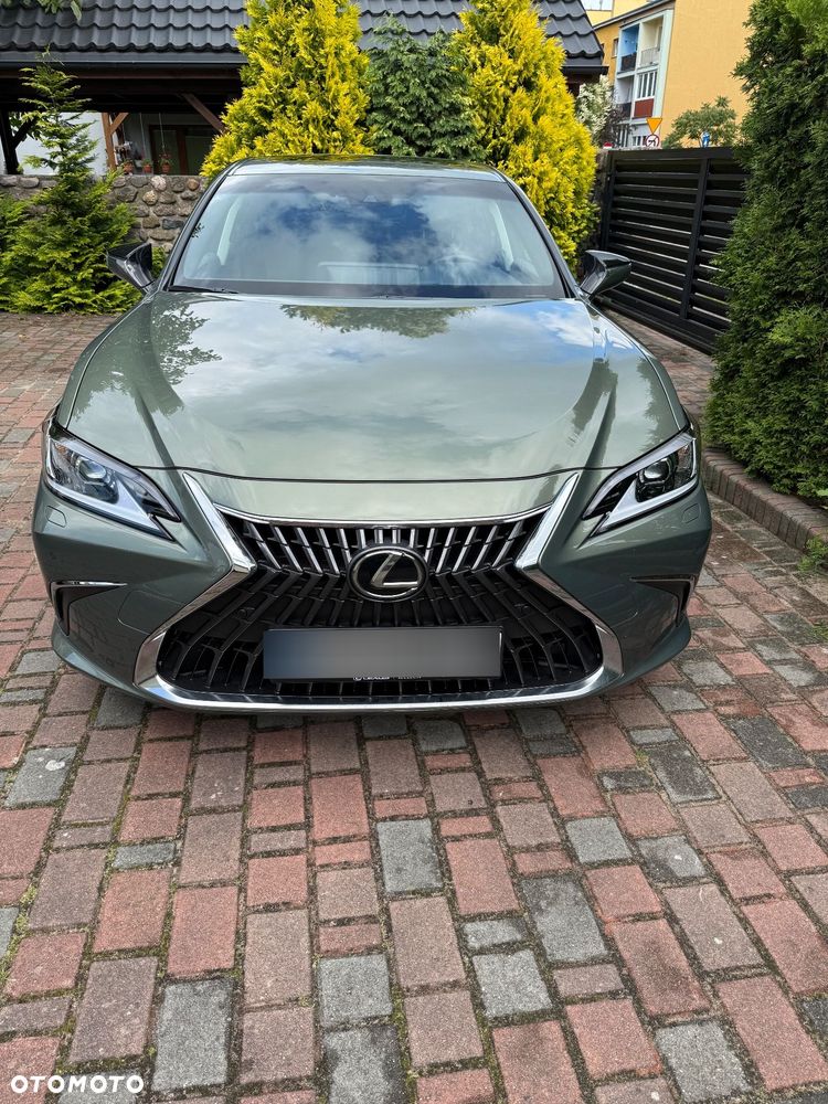 Lexus ES 300h Business Edition - 9