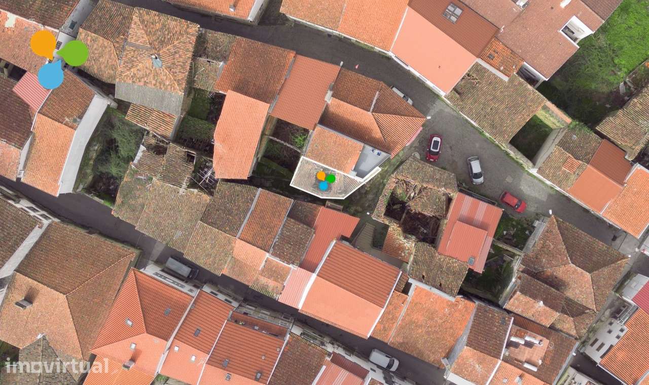 Moradia de 3 pisos para reabilitação , Centro histórico do Tortosendo - Grande imagem: 5/5