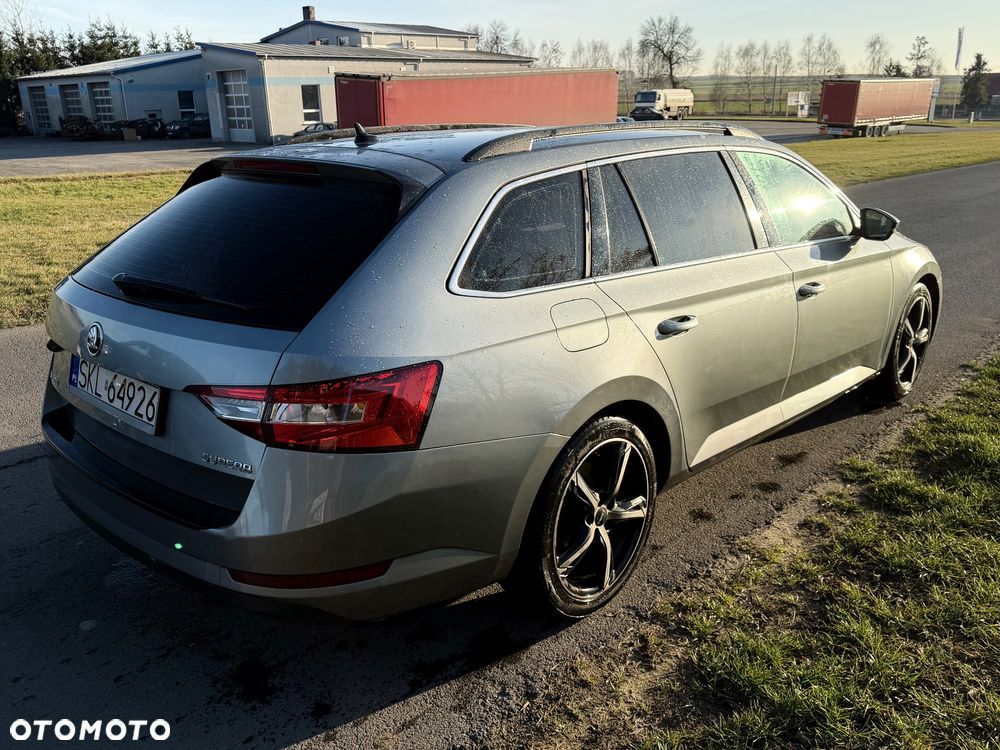 Skoda Superb 2.0 TDI Style DSG - 9