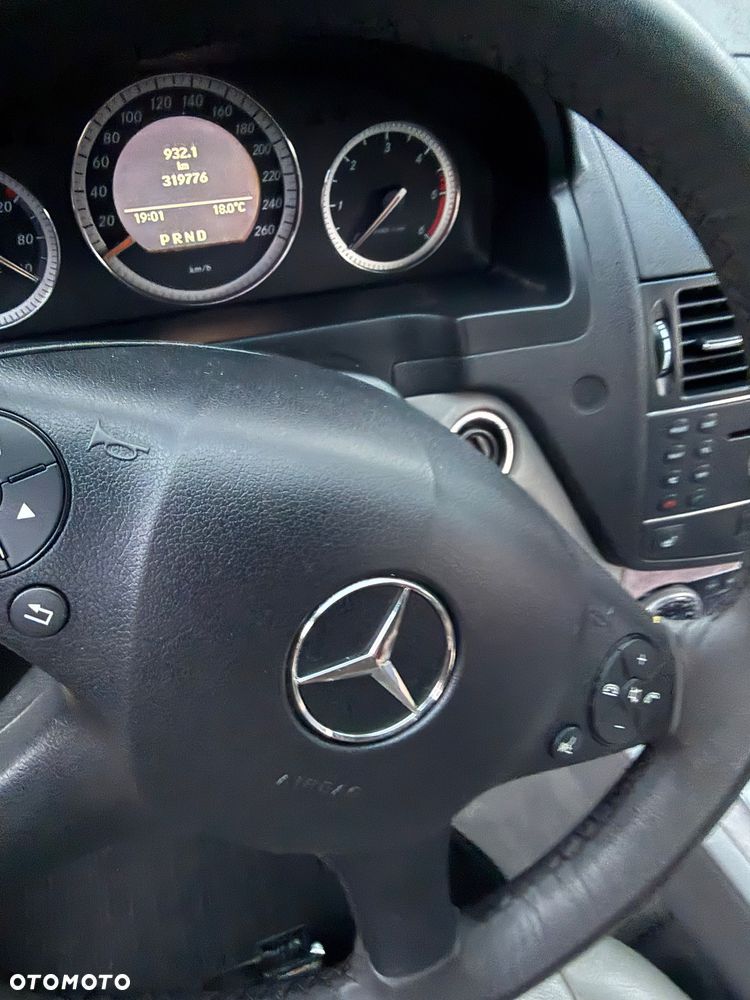 Mercedes-Benz Klasa C 320 CDI DPF 7G-TRONIC Avantgarde - 13