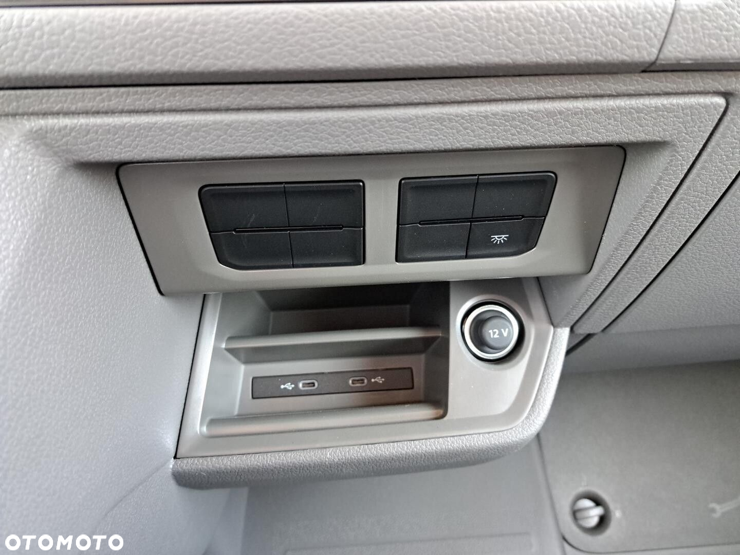 Volkswagen Crafter 35 furgon 140KM 3640 - 24