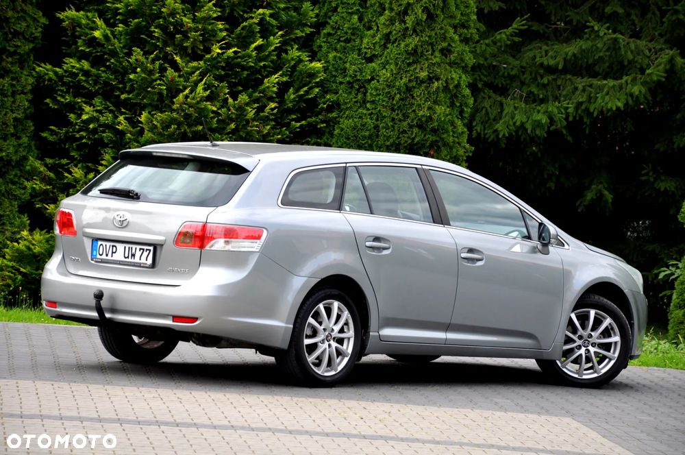 Toyota Avensis 1.8 Premium - 15