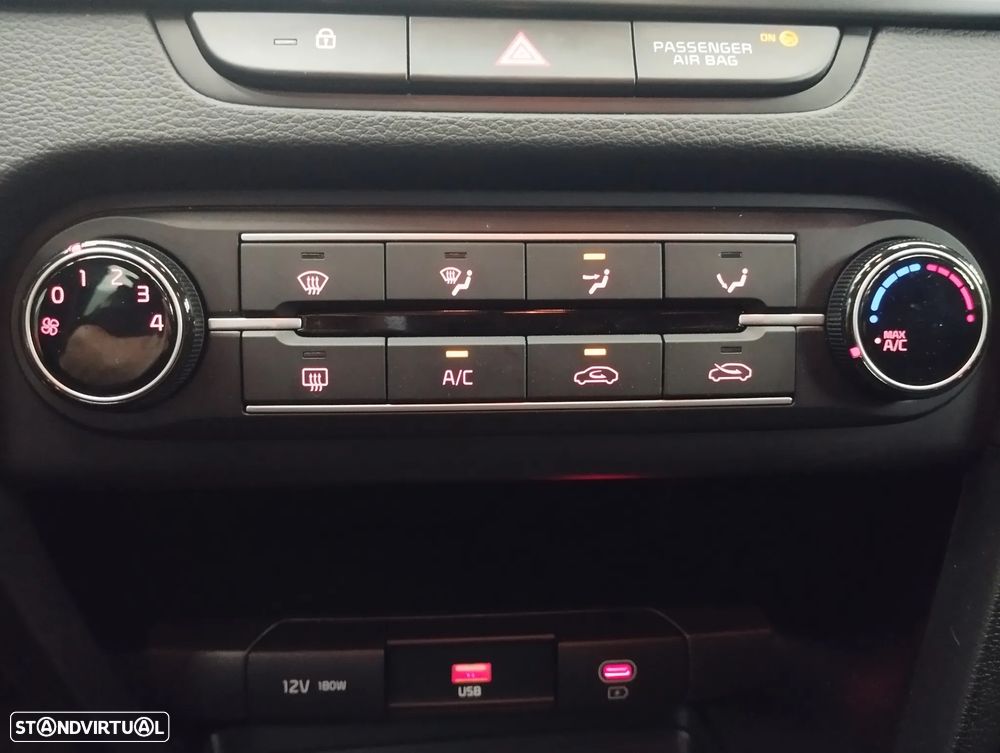 Kia XCeed 1.0 T-GDI Dynamic - 30