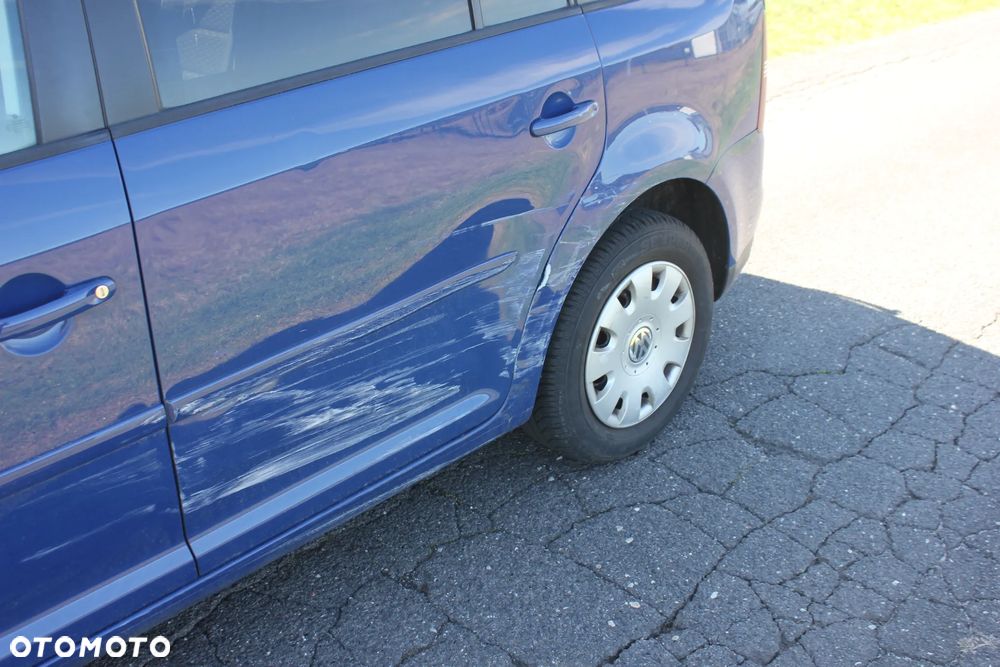 Volkswagen Touran - 4