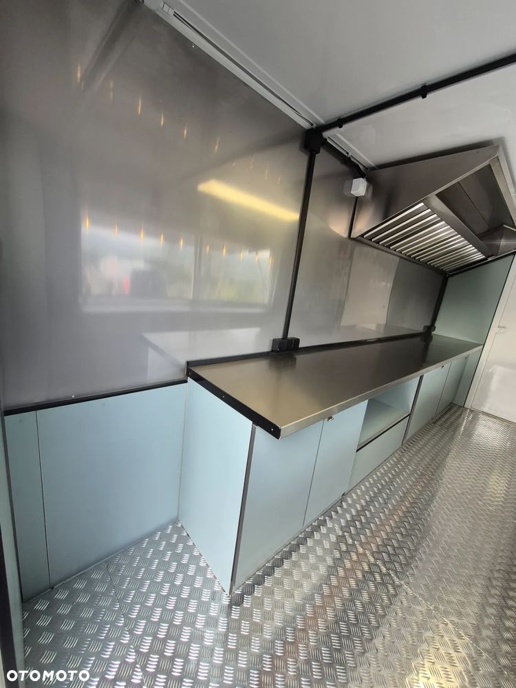 Iveco FoodTruck Sklep Bar Specjalny Samochód gastronomiczny - 13