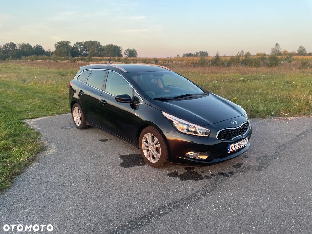 Kia Ceed 1.6 CRDi 128 ISG Dream-Team Edition - 1